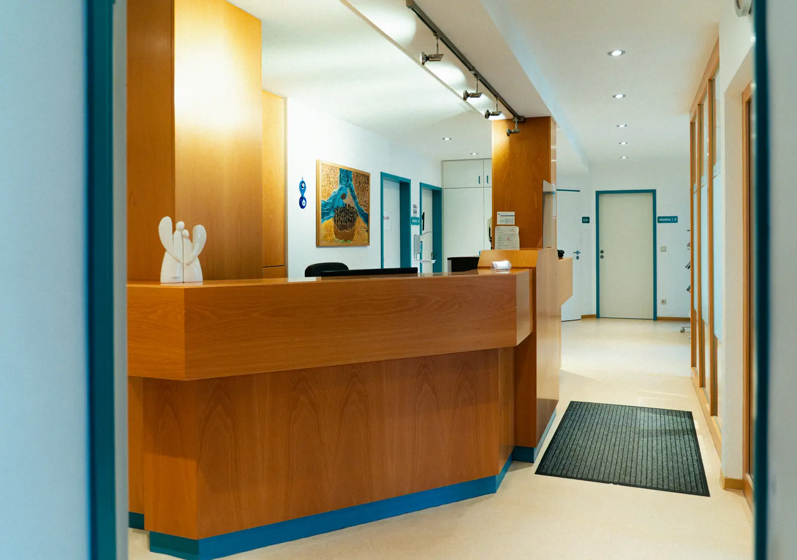 Empfang und Wartebereich der HNO-Praxis Dr. med. Gudrun Fürst in Kleinblittersdorf